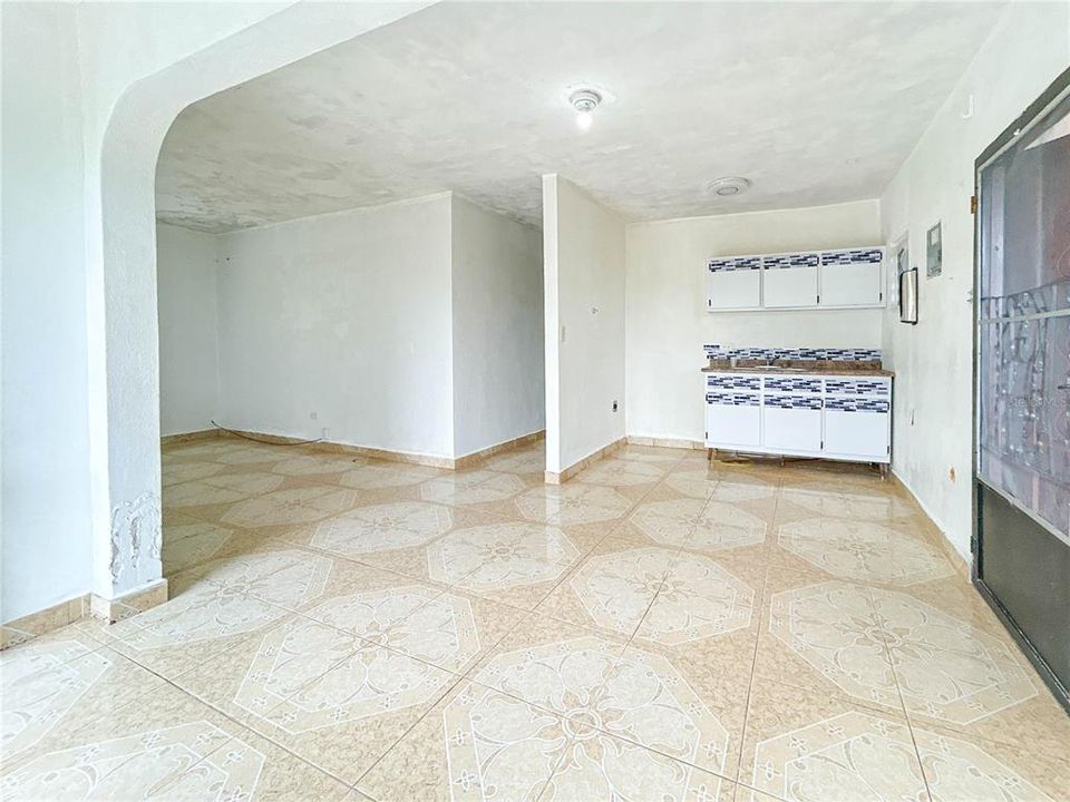 На продажу: $229,995 (3 спален, 1 ванн, 859 Квадратных фут)