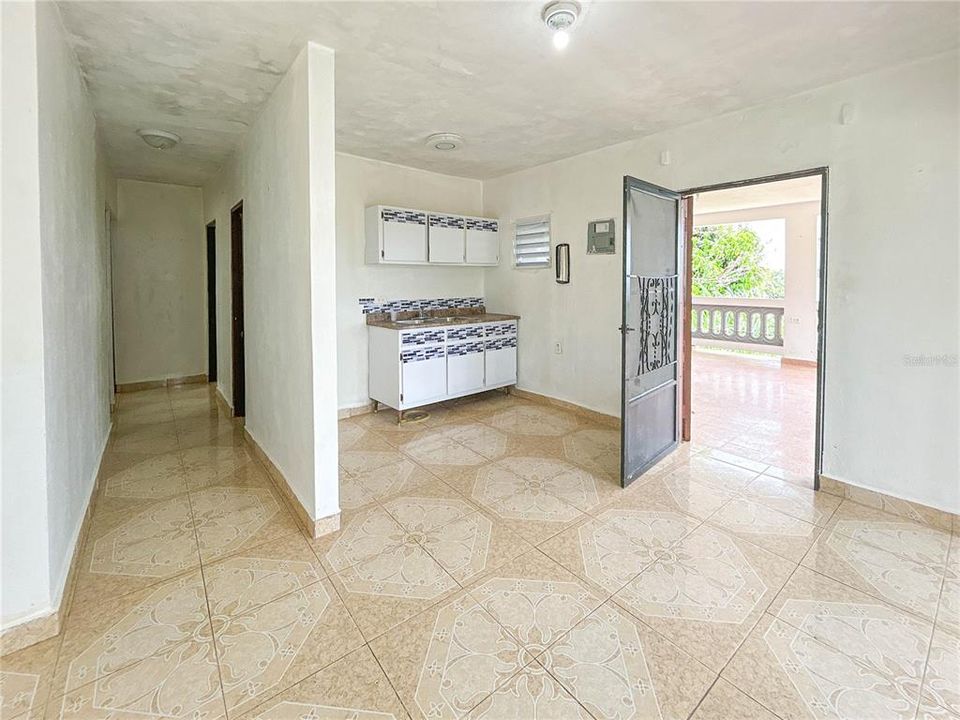 На продажу: $229,995 (3 спален, 1 ванн, 859 Квадратных фут)