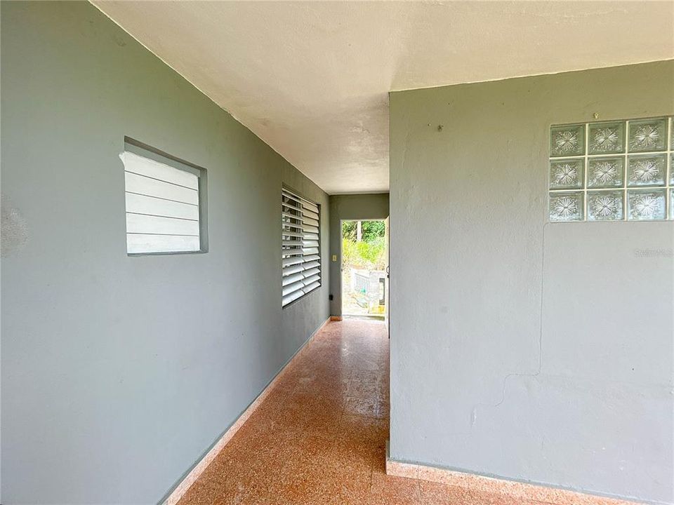 На продажу: $229,995 (3 спален, 1 ванн, 859 Квадратных фут)