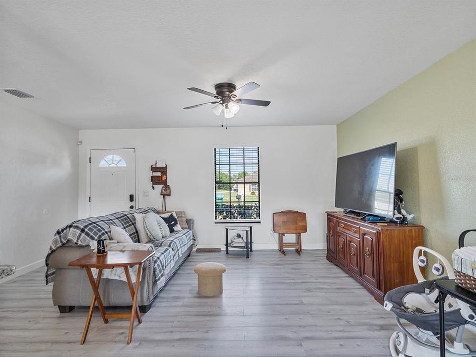 For Sale: $345,000 (4 beds, 2 baths, 1840 Square Feet)