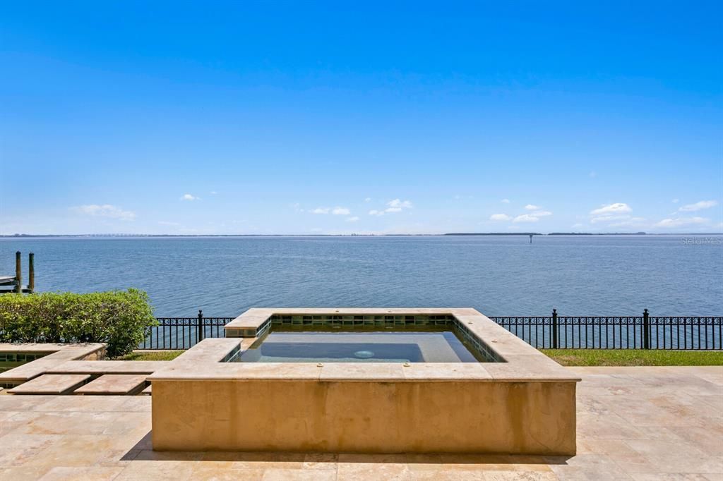 На продажу: $9,800,000 (5 спален, 4 ванн, 7825 Квадратных фут)