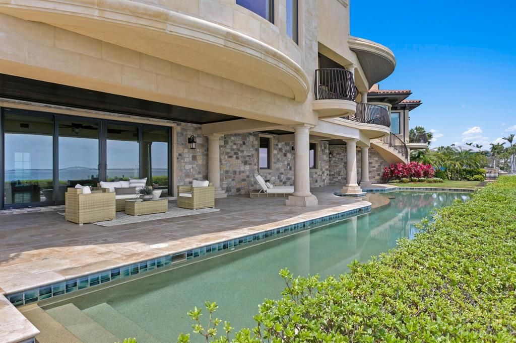 На продажу: $9,800,000 (5 спален, 4 ванн, 7825 Квадратных фут)