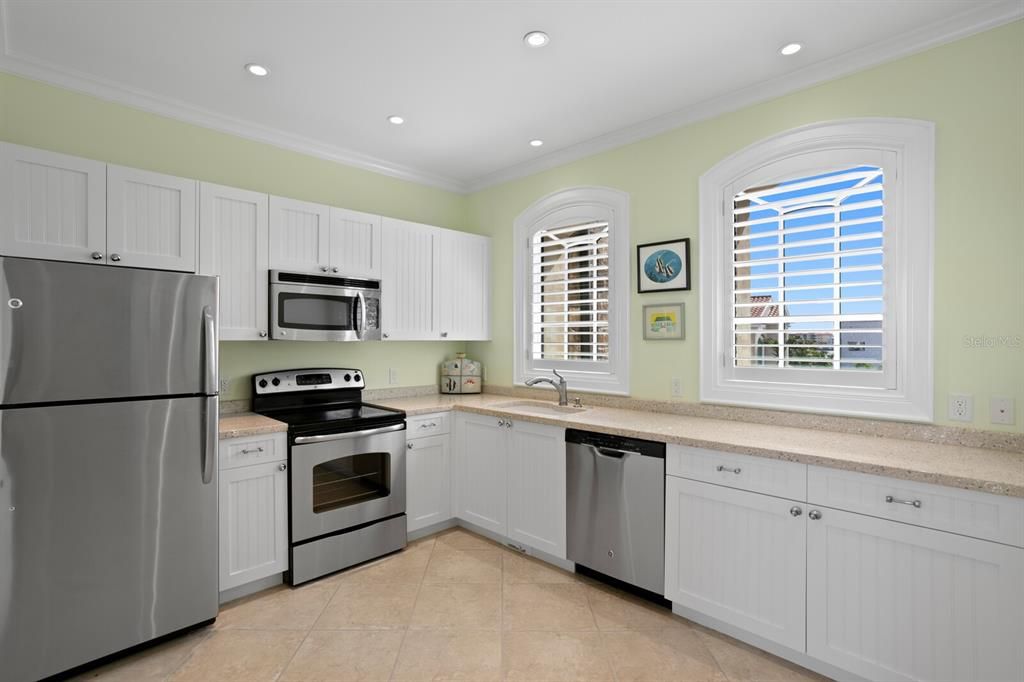 На продажу: $9,800,000 (5 спален, 4 ванн, 7825 Квадратных фут)