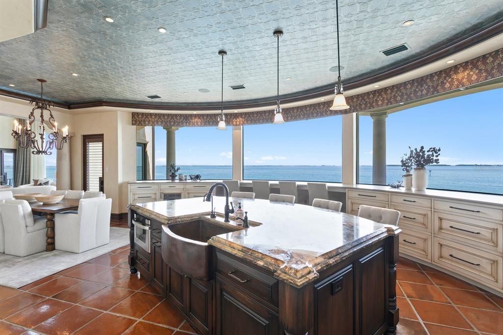 На продажу: $9,800,000 (5 спален, 4 ванн, 7825 Квадратных фут)