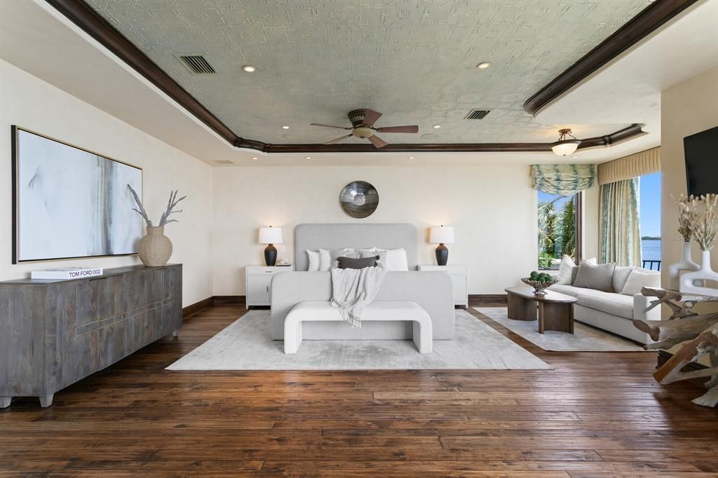 На продажу: $9,800,000 (5 спален, 4 ванн, 7825 Квадратных фут)