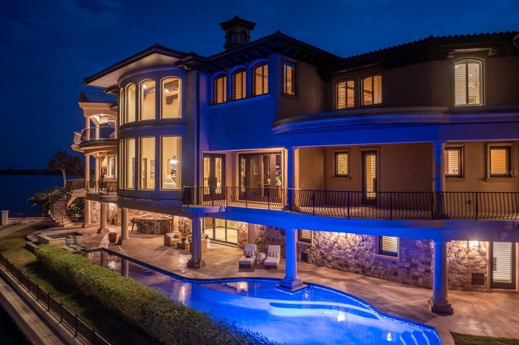 На продажу: $9,800,000 (5 спален, 4 ванн, 7825 Квадратных фут)