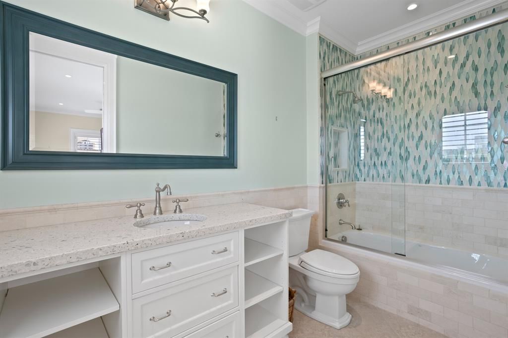 На продажу: $9,800,000 (5 спален, 4 ванн, 7825 Квадратных фут)