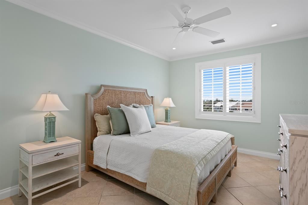 На продажу: $9,800,000 (5 спален, 4 ванн, 7825 Квадратных фут)