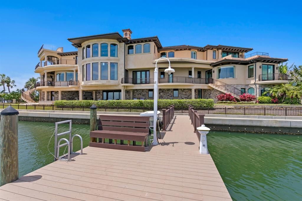 На продажу: $9,800,000 (5 спален, 4 ванн, 7825 Квадратных фут)