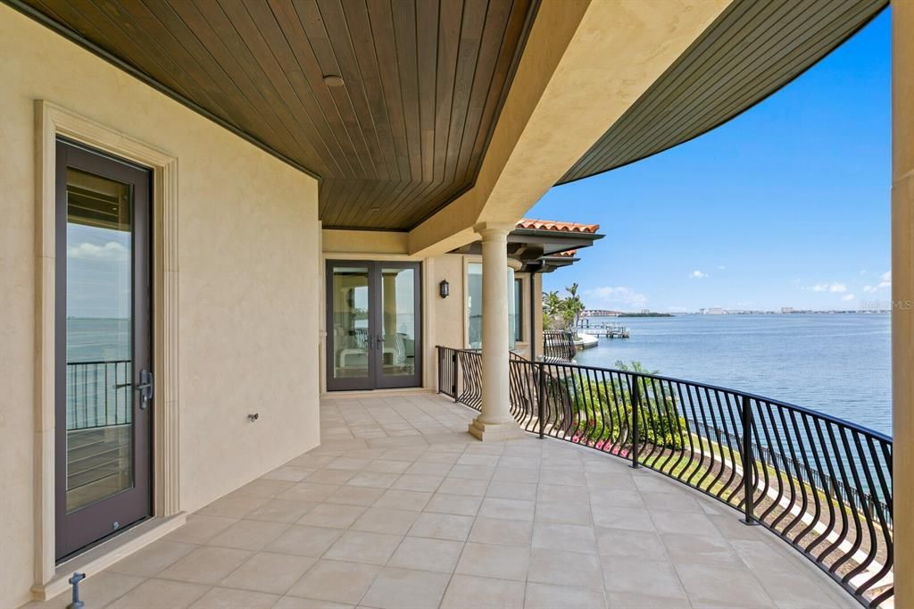 На продажу: $9,800,000 (5 спален, 4 ванн, 7825 Квадратных фут)