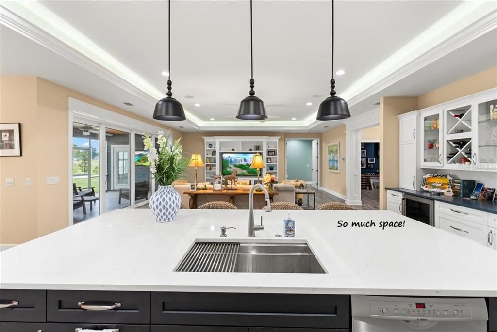 For Sale: $700,000 (3 beds, 3 baths, 2817 Square Feet)