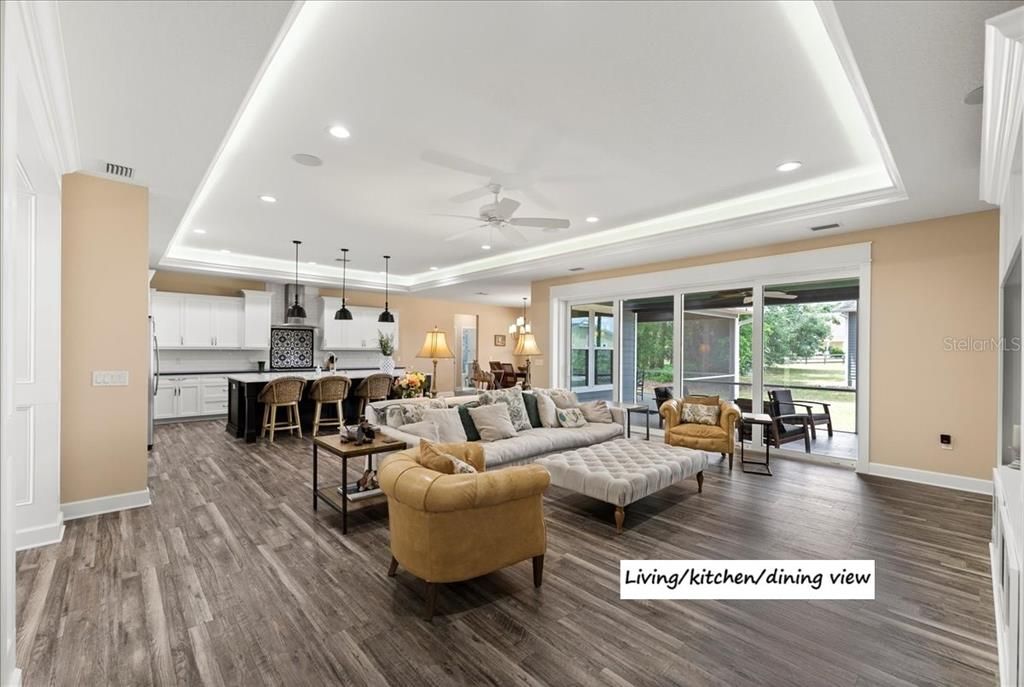 For Sale: $700,000 (3 beds, 3 baths, 2817 Square Feet)