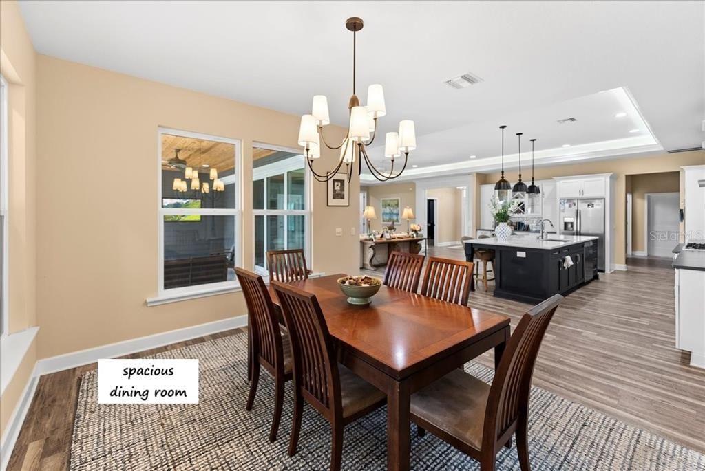 For Sale: $700,000 (3 beds, 3 baths, 2817 Square Feet)