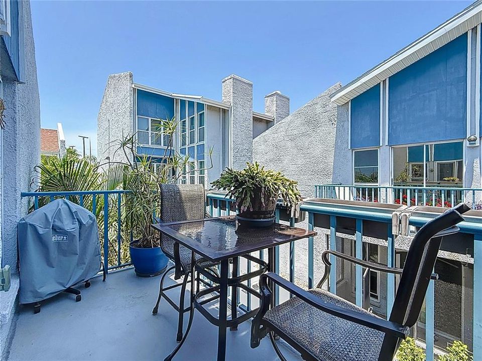 待售: $497,000 (2 贝兹, 1 浴室, 903 平方英尺)