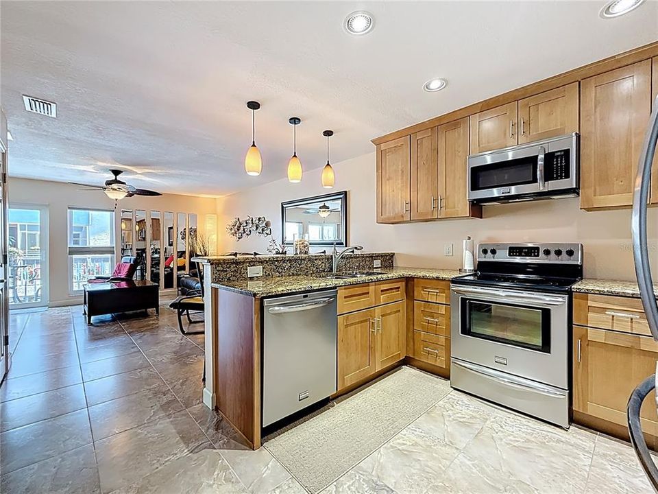 待售: $497,000 (2 贝兹, 1 浴室, 903 平方英尺)