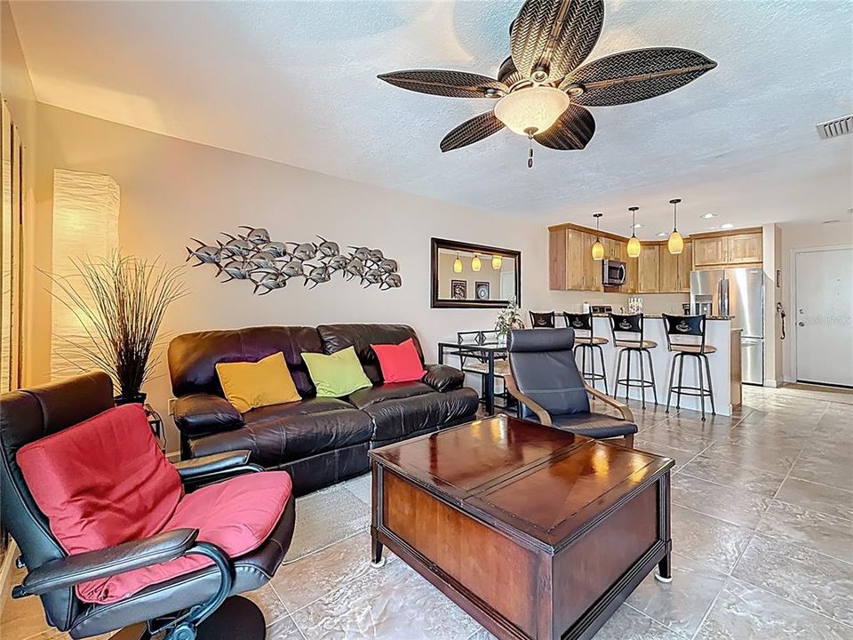 待售: $497,000 (2 贝兹, 1 浴室, 903 平方英尺)