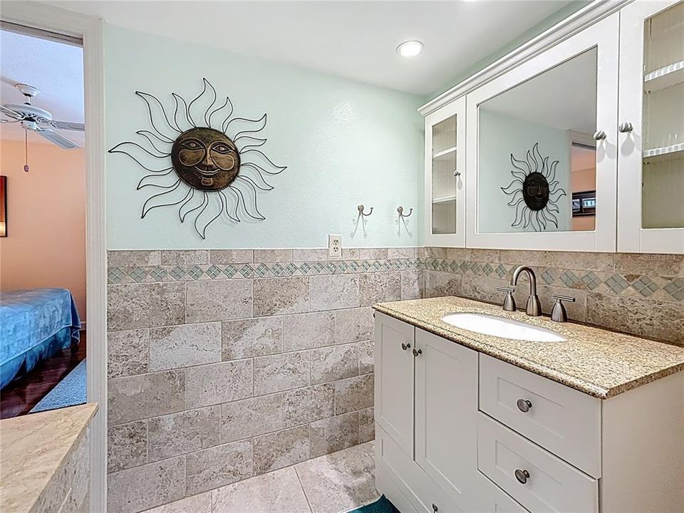 待售: $497,000 (2 贝兹, 1 浴室, 903 平方英尺)