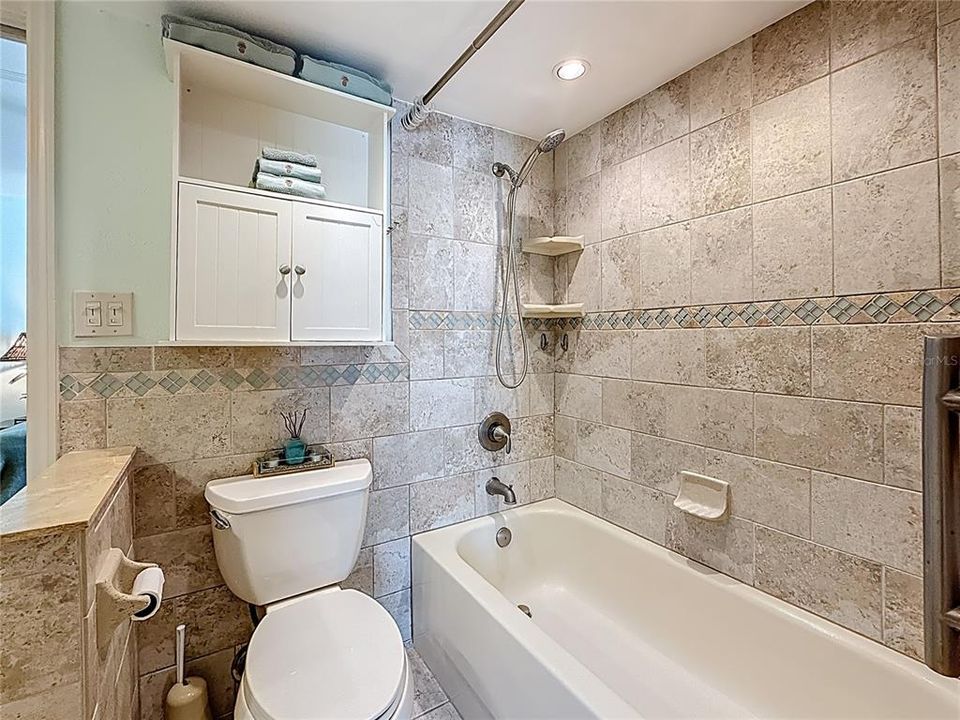 待售: $497,000 (2 贝兹, 1 浴室, 903 平方英尺)