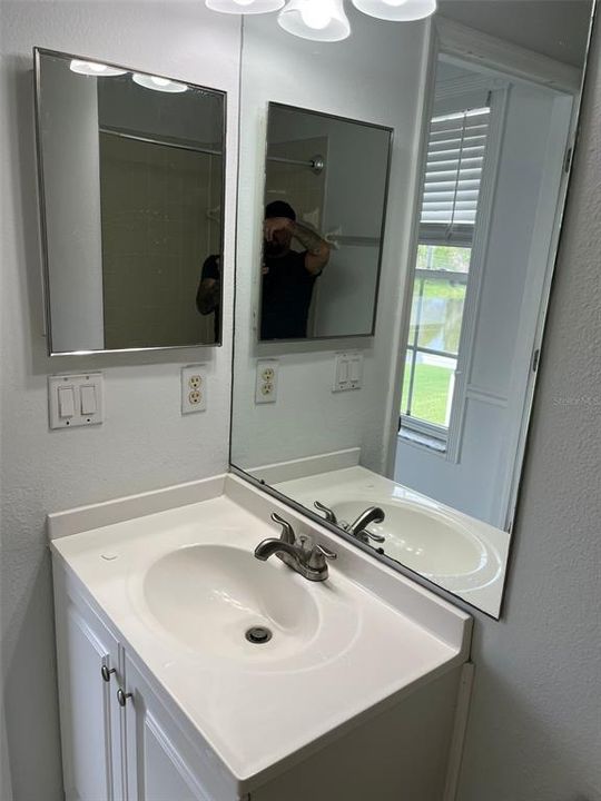 Active With Contract: $1,900 (2 beds, 2 baths, 1159 Square Feet)