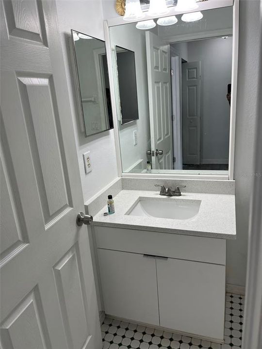 Active With Contract: $1,900 (2 beds, 2 baths, 1159 Square Feet)