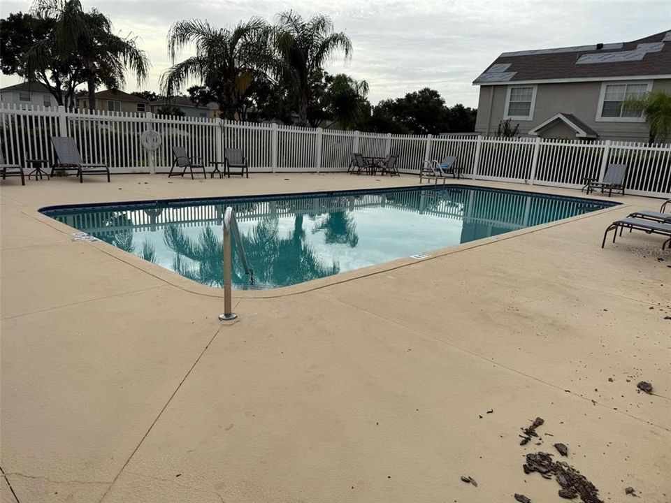 Active With Contract: $1,900 (2 beds, 2 baths, 1159 Square Feet)