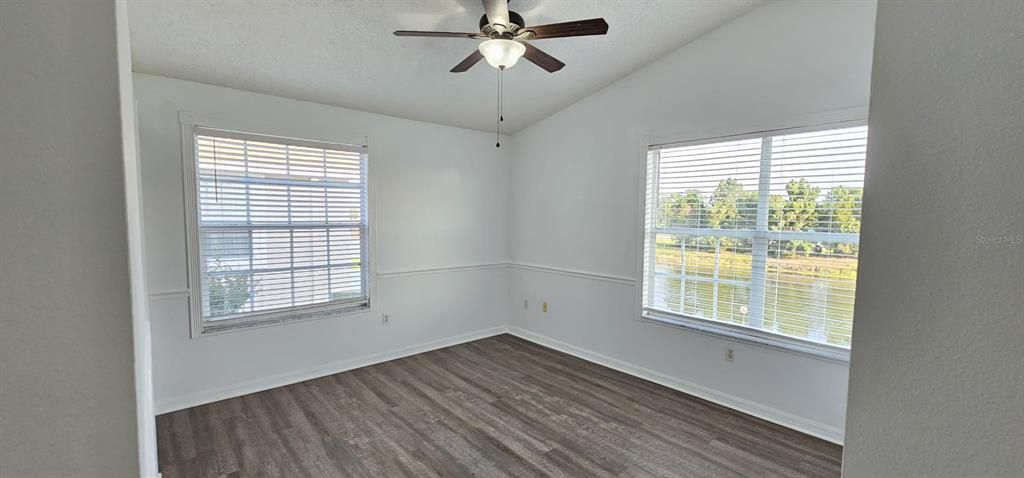 Active With Contract: $1,900 (2 beds, 2 baths, 1159 Square Feet)