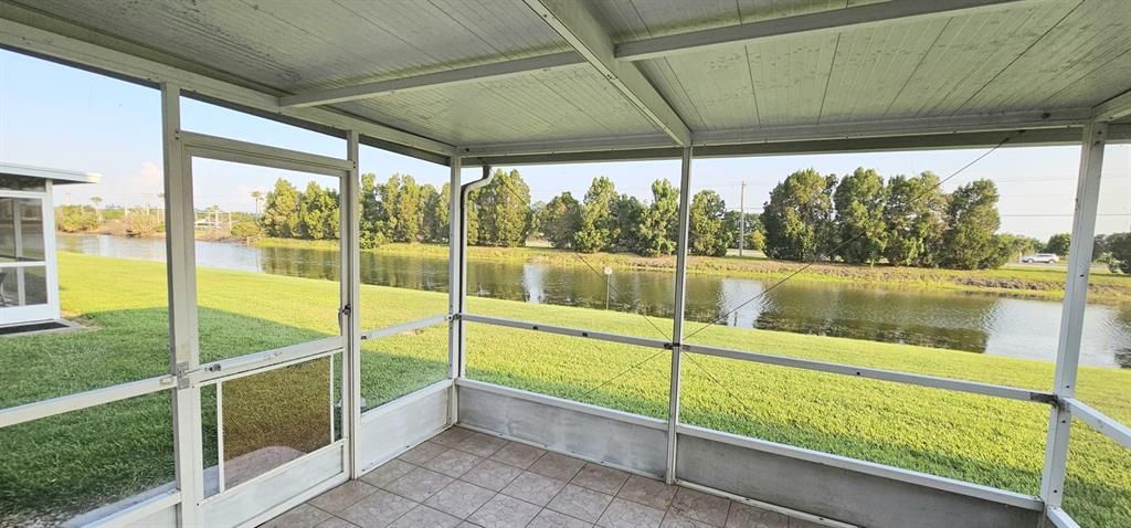 Active With Contract: $1,900 (2 beds, 2 baths, 1159 Square Feet)