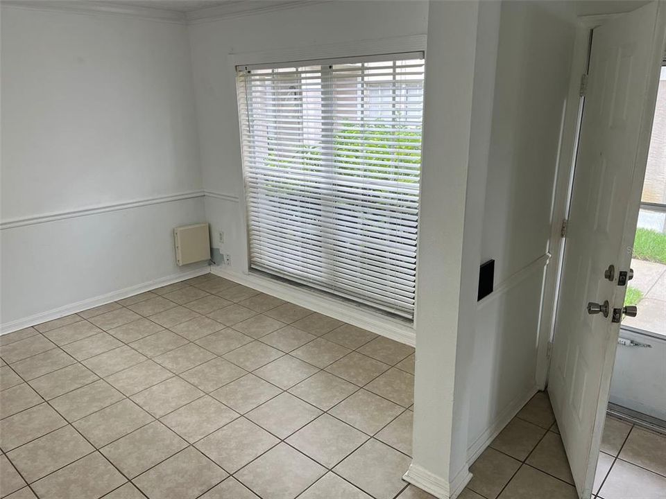 Active With Contract: $1,900 (2 beds, 2 baths, 1159 Square Feet)