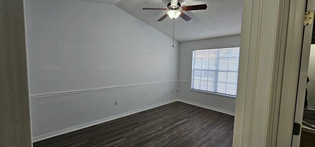 Active With Contract: $1,900 (2 beds, 2 baths, 1159 Square Feet)