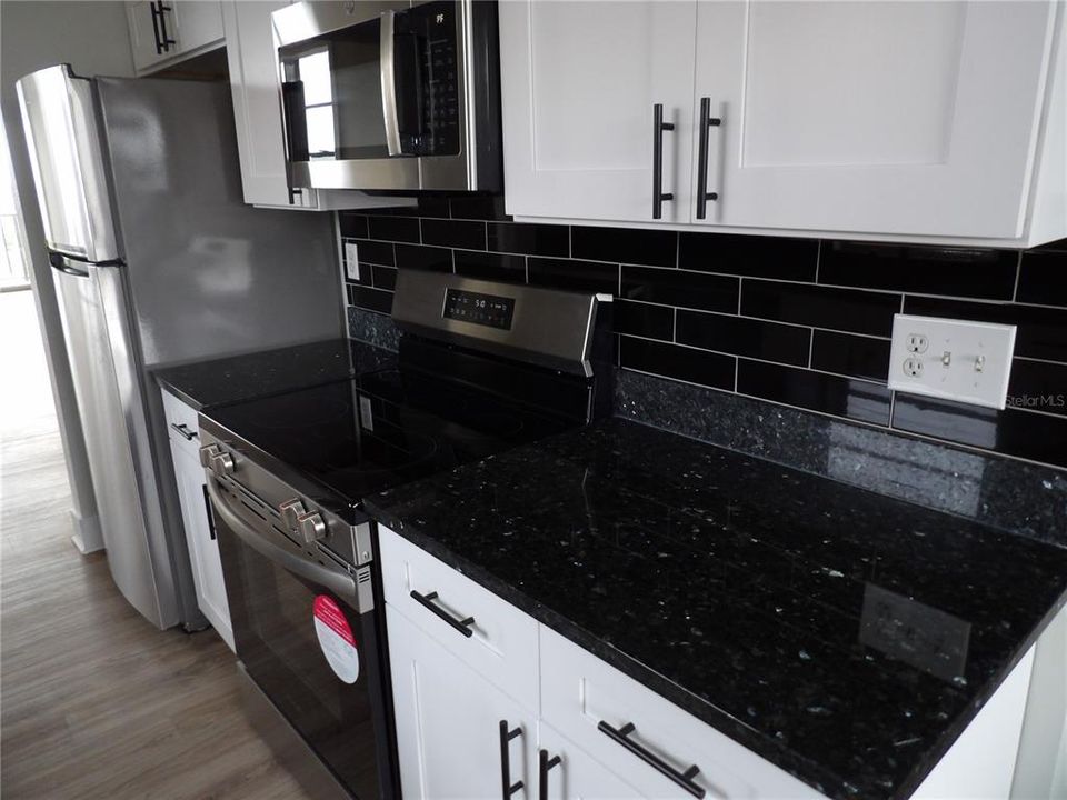 На продажу: $299,000 (2 спален, 2 ванн, 1545 Квадратных фут)