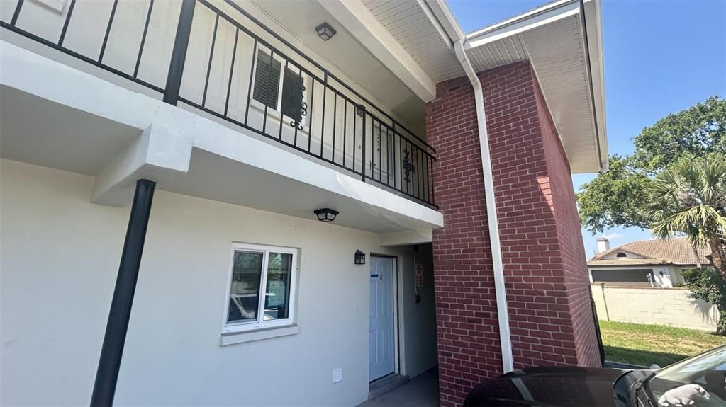 Active With Contract: $135,000 (2 beds, 2 baths, 1175 Square Feet)