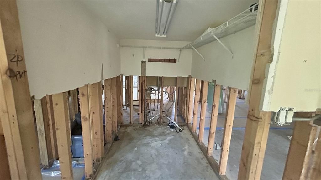 Active With Contract: $135,000 (2 beds, 2 baths, 1175 Square Feet)