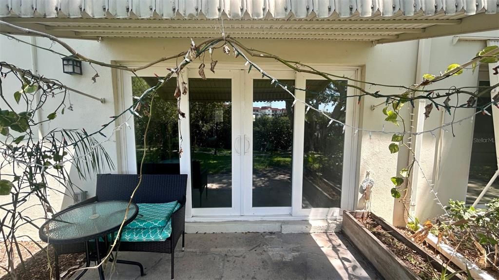 Active With Contract: $135,000 (2 beds, 2 baths, 1175 Square Feet)