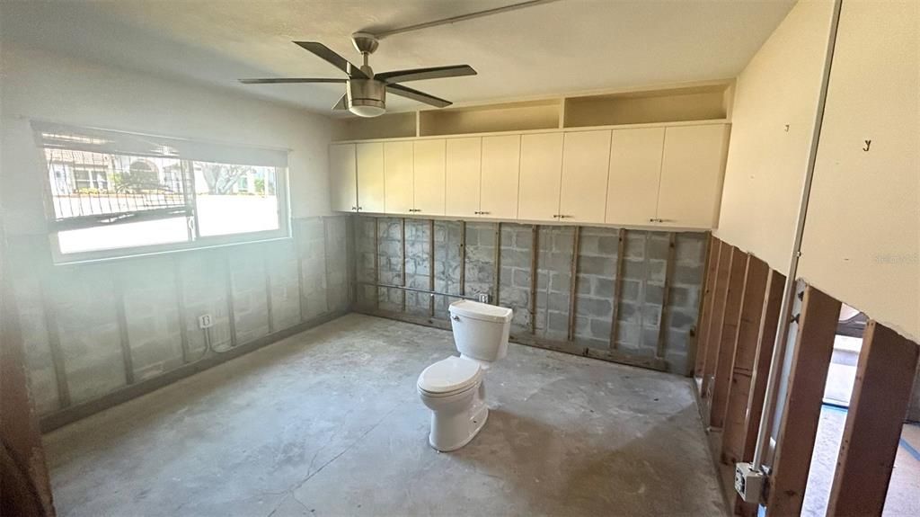 Active With Contract: $135,000 (2 beds, 2 baths, 1175 Square Feet)