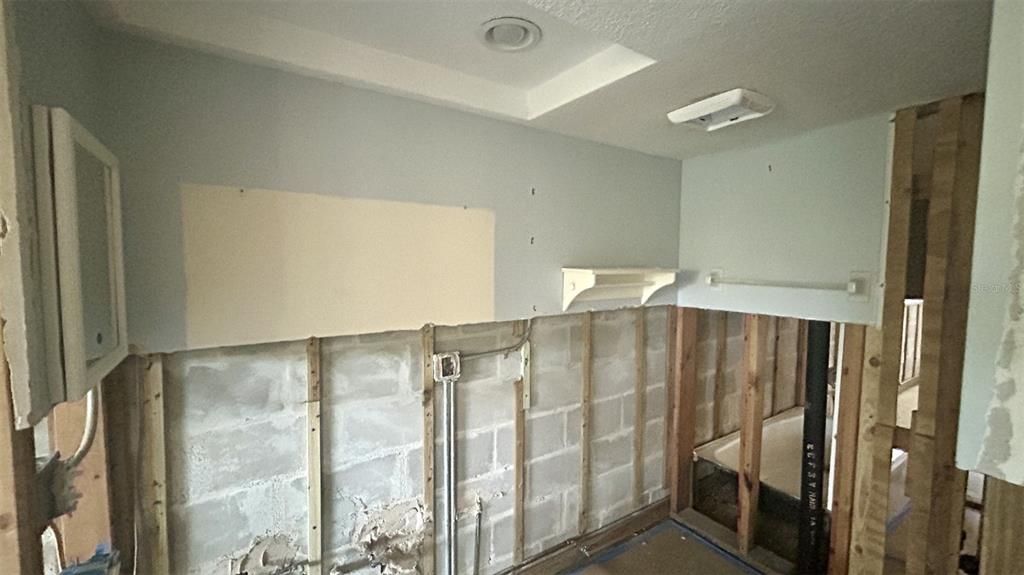 Active With Contract: $135,000 (2 beds, 2 baths, 1175 Square Feet)