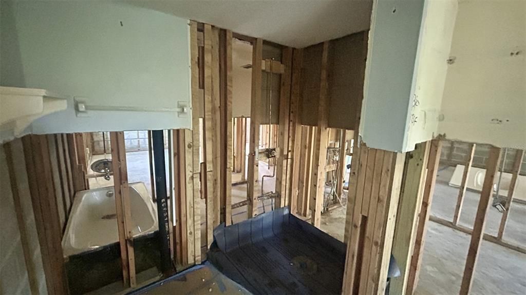 Active With Contract: $135,000 (2 beds, 2 baths, 1175 Square Feet)