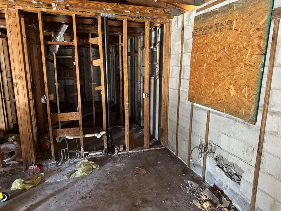 На продажу: $170,000 (3 спален, 1 ванн, 1512 Квадратных фут)