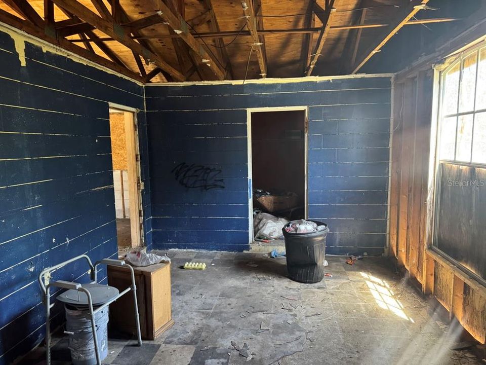 На продажу: $170,000 (3 спален, 1 ванн, 1512 Квадратных фут)