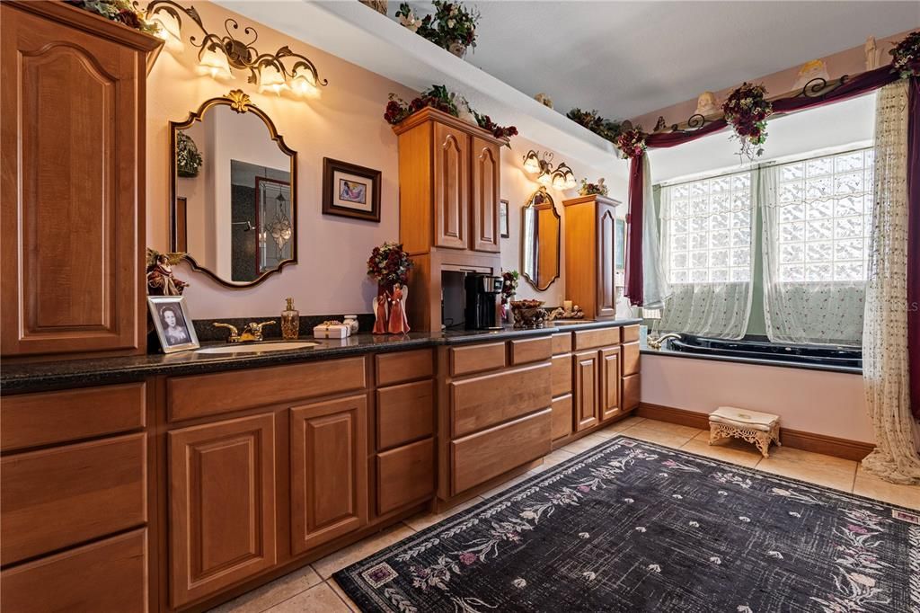 На продажу: $799,000 (3 спален, 3 ванн, 2871 Квадратных фут)