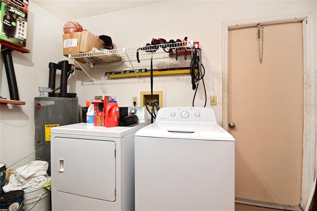 Под контрактом: $179,000 (2 спален, 1 ванн, 816 Квадратных фут)