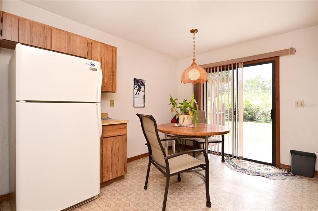 Под контрактом: $179,000 (2 спален, 1 ванн, 816 Квадратных фут)