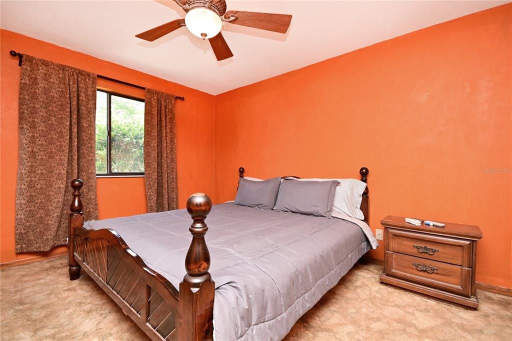 Под контрактом: $179,000 (2 спален, 1 ванн, 816 Квадратных фут)