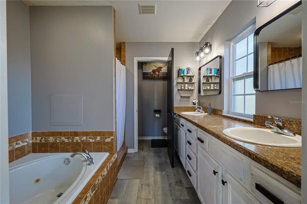 En Venta: $279,900 (3 camas, 2 baños, 1247 Pies cuadrados)