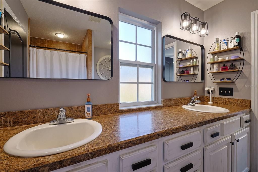 En Venta: $279,900 (3 camas, 2 baños, 1247 Pies cuadrados)