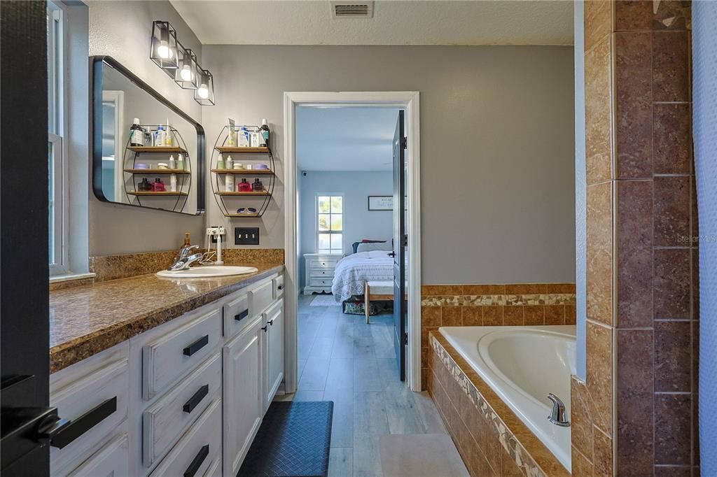 En Venta: $279,900 (3 camas, 2 baños, 1247 Pies cuadrados)