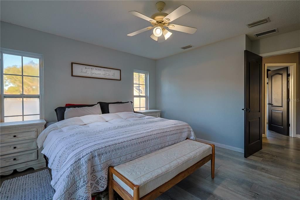 En Venta: $279,900 (3 camas, 2 baños, 1247 Pies cuadrados)