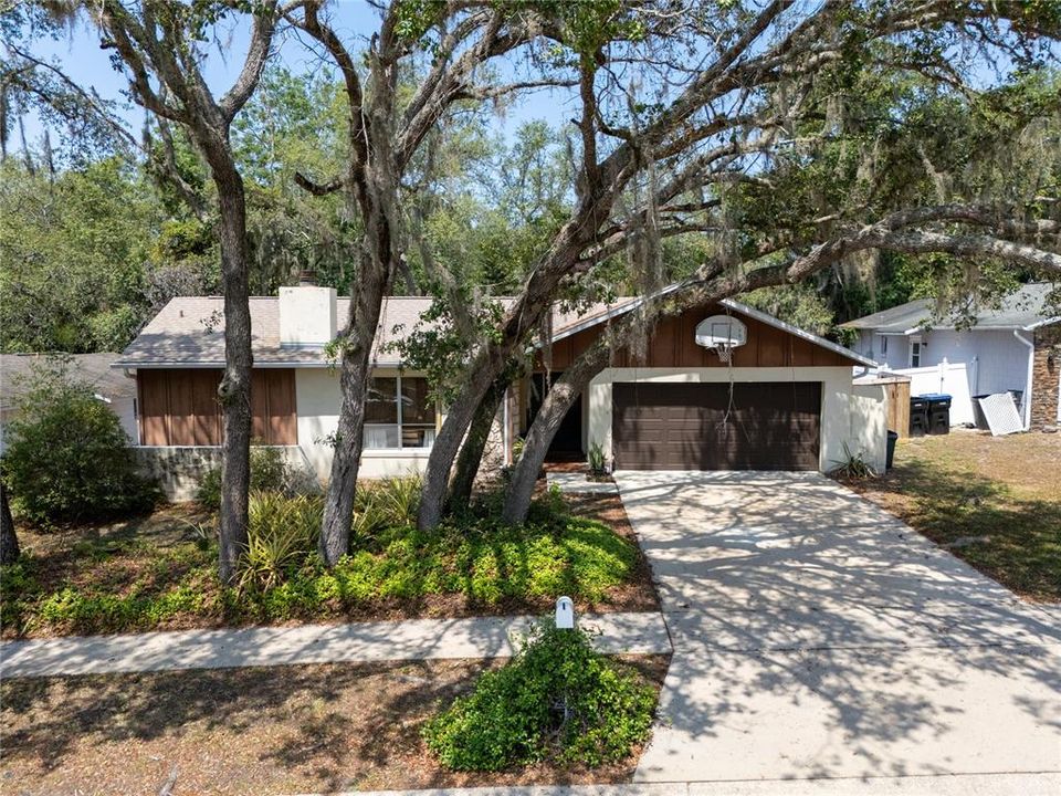 Active With Contract: $325,000 (3 beds, 2 baths, 1487 Square Feet)