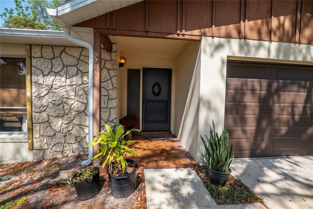 Active With Contract: $325,000 (3 beds, 2 baths, 1487 Square Feet)