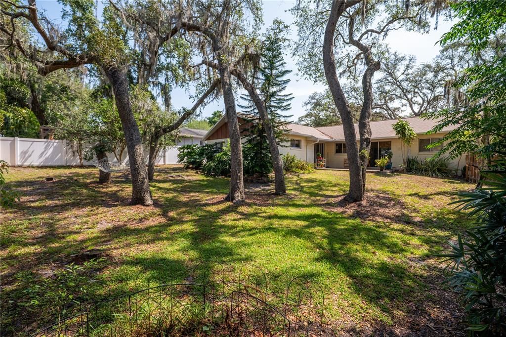 Active With Contract: $325,000 (3 beds, 2 baths, 1487 Square Feet)