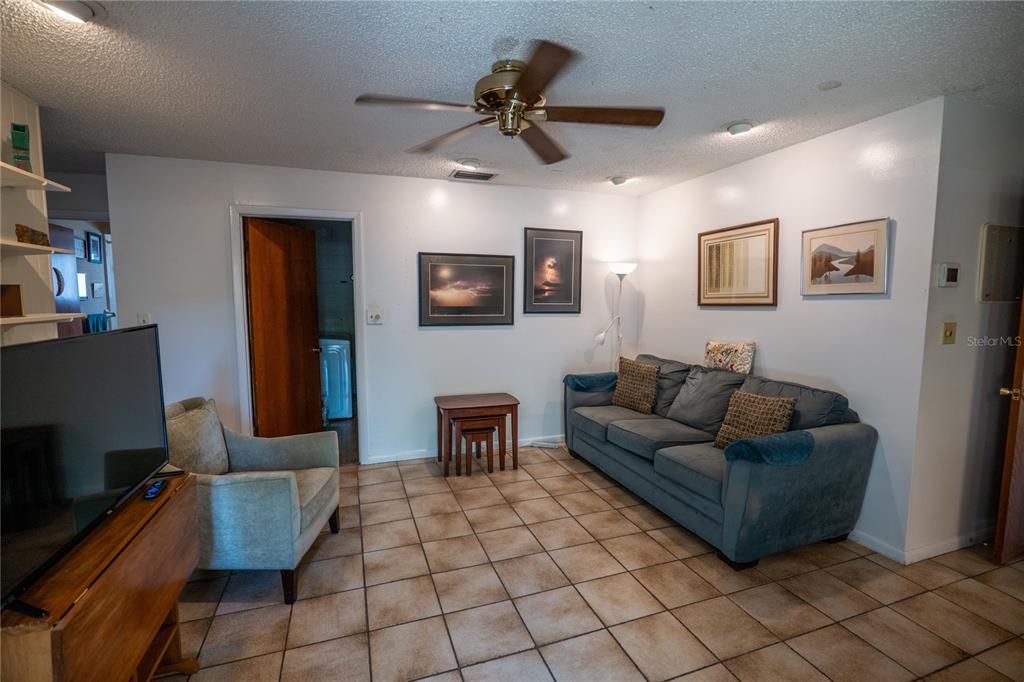 Active With Contract: $325,000 (3 beds, 2 baths, 1487 Square Feet)